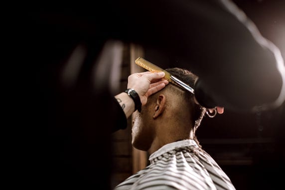 A grooming editorial image for En Vogue.